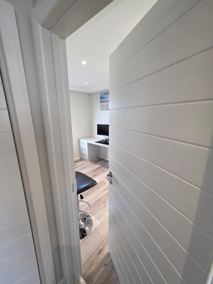 2 Bedroom Property for Sale in Lansdowne Western Cape